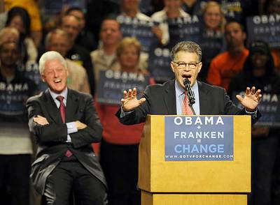 Al Franken, de cómico de  Saturday night live  a senador por Minnesota del Partido Demócrata.