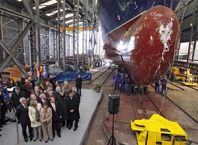 Un astillero vigués bota un aula flotante para América y África