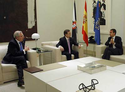 Zapatero da garantías a  Ceuta y Melilla