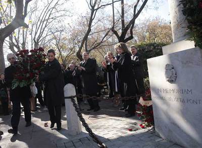 Flores para recordar a Broseta