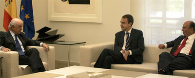 José Luis Rodríguez Zapatero, junto a Francisco González (a su derecha) y Emilio Botín.