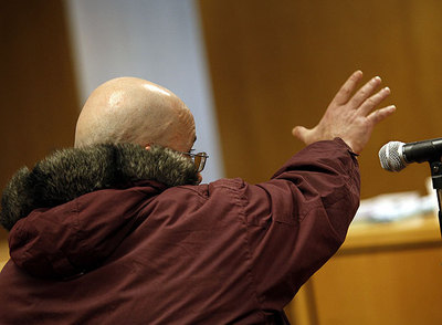 José Luis R. G., presunto maltratador de su ex esposa, en el juicio de ayer en la Audiencia Provincial.