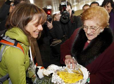 Tortilla de patatas para la concejala que conquistó el Polo Sur