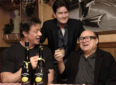 Actores que amplían negocio