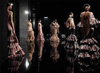 Lo último en volantes llega al Salón de   Moda Flamenca