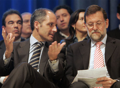 Camps apela al espíritu del congreso de Valencia para arropar a Rajoy