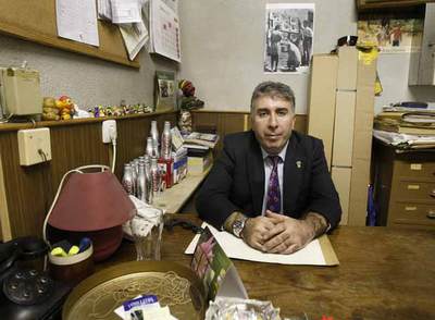 Rafael Sánchez, en su despacho en el cine X Duque de Alba.