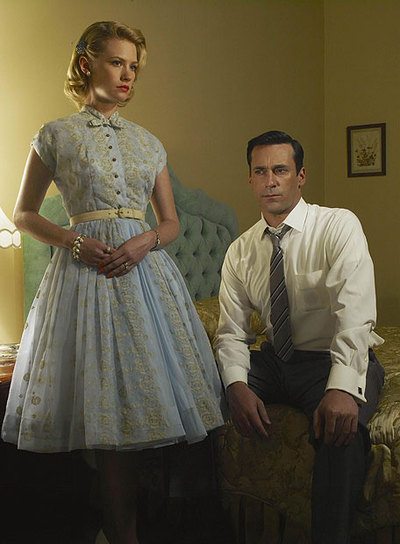 January Jones y Jon Hamm, en una escena de  Man men .
