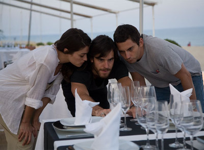 Olivia Molina, Alfonso Bassave (centro) y Paco Léon, en  Dieta mediterránea. 