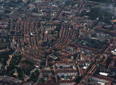 Una vista aérea de la capital de Euskadi con su Casco Medieval en el centro.