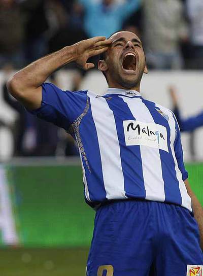 Salva celebra un gol.