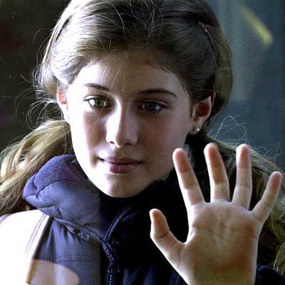 Fotograma de  Camino,  triunfadora en los premios Goya.