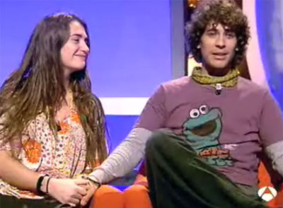 Paola Alberdi y Cyril Jaquet, en un momento de  La vuelta al mundo en directo .