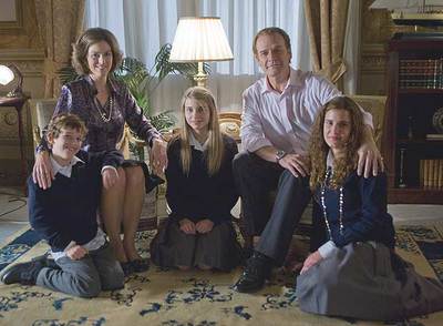 La familia real de  23-F, el día más difícil del Rey  (TVE-1).