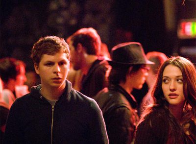 Michael Cera (izquierda) y Kat Dennings, intérpretes  del filme.