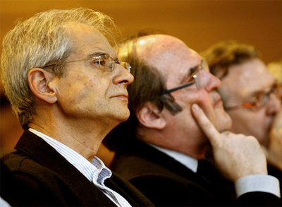 Andrés Rábago,  El Roto,  junto al rector de la Autónoma, Ángel Gabilondo, ayer en la Casa Encendida.