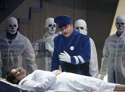 Escena de la ópera  Faust-bal  en el Teatro Real.