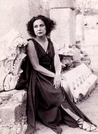 La actriz Margarita Xirgu, durante la representación de  Electra  en Mérida en 1934.