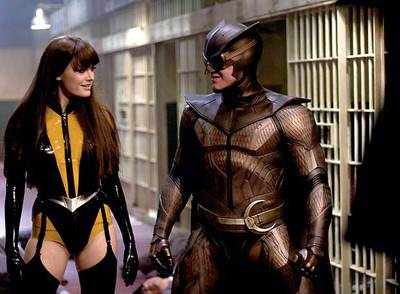 Silk Spectre y Búho Nocturno, dos de los personajes principales de  Watchmen,  en un fotograma de la película.