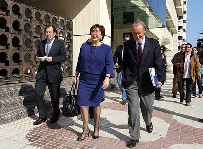 Varios consejeros de Unicaja, tras autorizar la fusión con Caja Castilla-La Mancha.