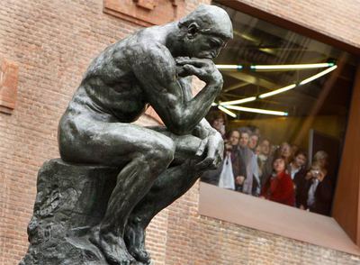 La escultura de Rodin medita en el paseo del Prado