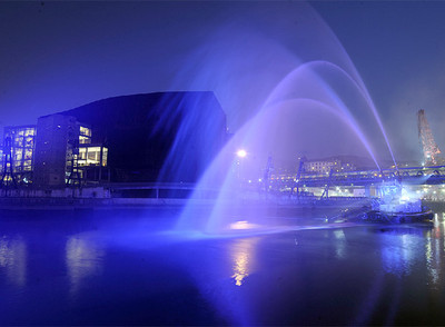 Luces y música para el décimo aniversario del Euskalduna