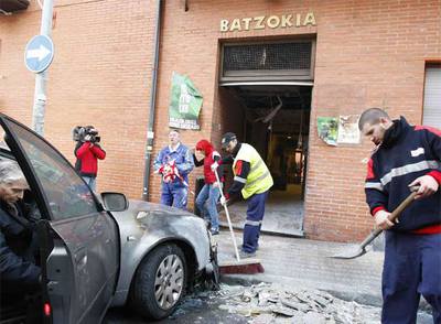 ATACADA UNA SEDE PENEUVISTA EN BARAKALDO