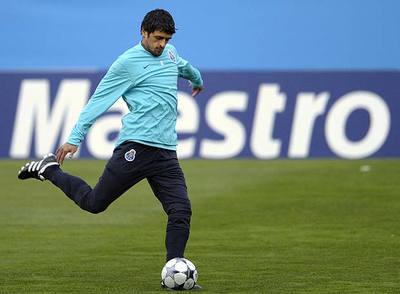 Lucho González, ayer en la sesión preparatoria del Oporto en el estadio Calderón.