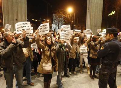 En huelga indefinida y esperando a Aguirre