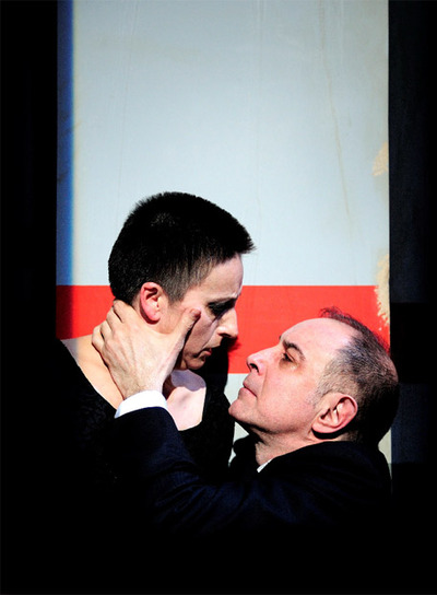 Carme González y Manel Barceló en una escena de   Ricard II  .