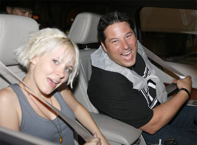 Los actores Brea Grant y Greg  Grunberg.