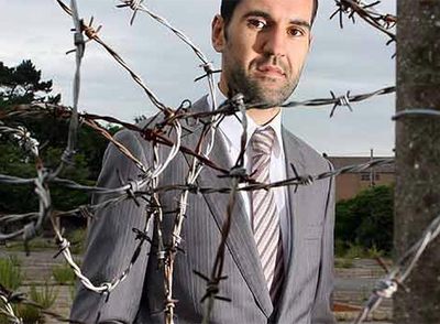 Imagen de un capítulo de la edición británica de  El millonario secreto.  