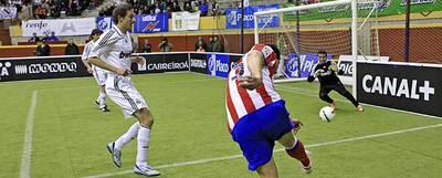 Los veteranos del Madrid golean a los del Atlético