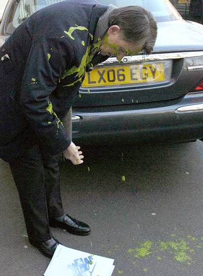 Una ONG pone verde a Mandelson