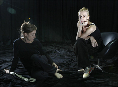 La Ribot (izquierda) y Mathilde Monnier presentaron  Gustavia  en el Festival Escena Contemporánea de Madrid.