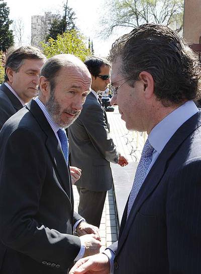 UNA MIRADA, HOLA Y ADIÓS