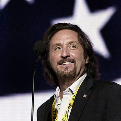 Ron Silver, en una convención republicana, en 2004.