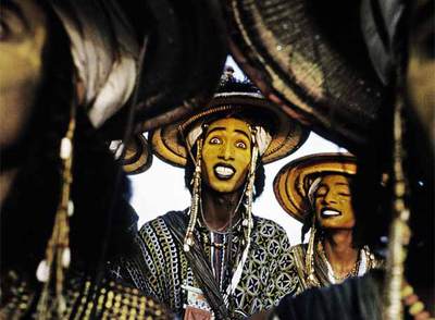 Ese bailarín bororo es un partidazo