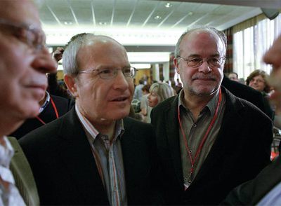 José Montilla y Antoni Castells, ayer, en la escuela de invierno del PSC en Tarragona.