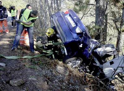Estado en que quedó el turismo en el que viajaban los cuatro jóvenes fallecidos.