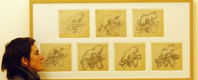 Una mujer mira, ayer, los dibujos  Estudio para Pastorale o Head and Hands  (1942), de Lipchitz.