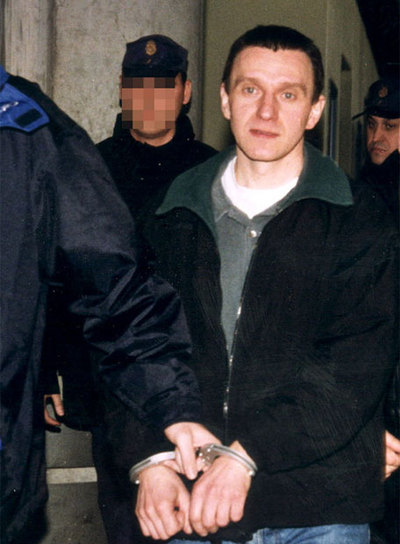 Francisco Mujika,  Pakito,  tras su entrega por Francia en 2000.