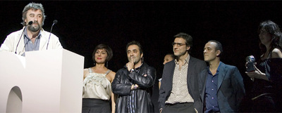 Animalario logró cuatro estatuillas. En el atril, Andrés Lima, y en segundo plano Joseba García, Alberto San Juan y Javier Gutiérrez.