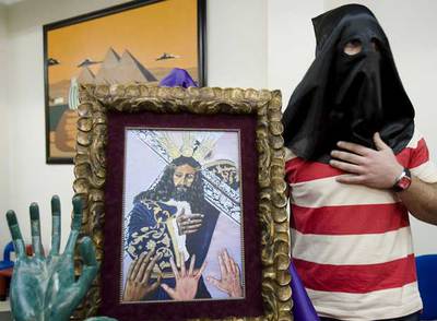 La Cofradía de El Rico libera a un preso "poco creyente"