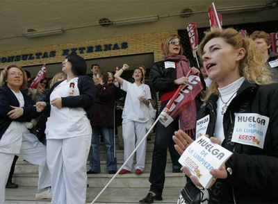 Trabajadores de cinco hospitales exigen su nómina