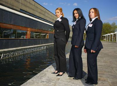 AZAFATAS GITANAS QUE AYUDAN A LOS PAYOS