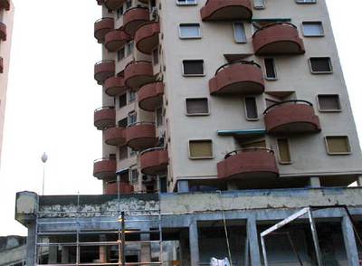 Desalojada en El Saler una torre de 14 plantas por fallos de estructura