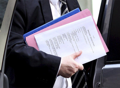 Dimite el jefe antiterrorista de Scotland Yard por mostrar documentos secretos