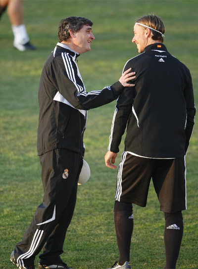Juande y Guti sonríen en el primer entrenamiento del manchego.