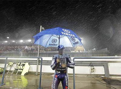 El piloto mallorquín, bajo la lluvia de Losail